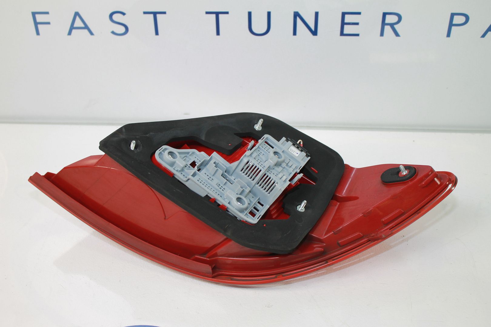 1214 MERCEDES BENZ C63 AMG W204 DRIVERS LEFT TAILLIGHT TAIL LIGHT ASSEMBLY C300 eBay